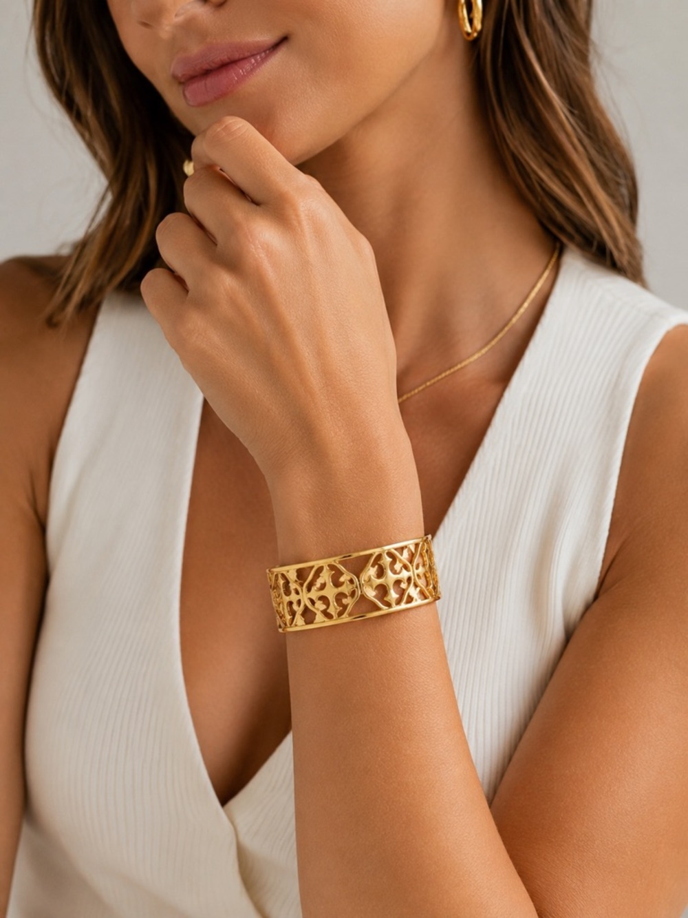 Gracewear Medium Cuff Shield Bracelet with Pouch
